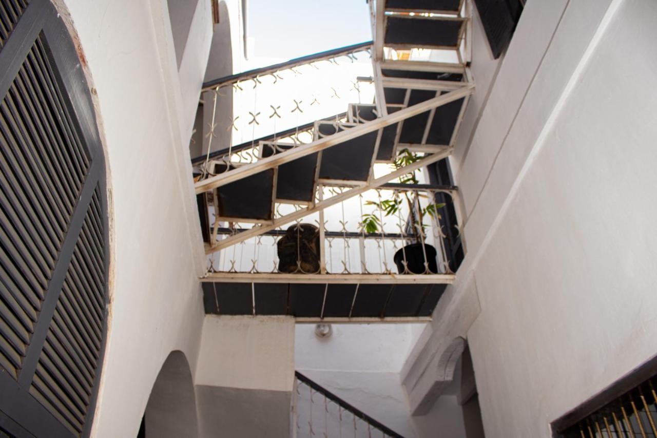 Ndar Ndar House Hotel Saint-Louis Exterior photo